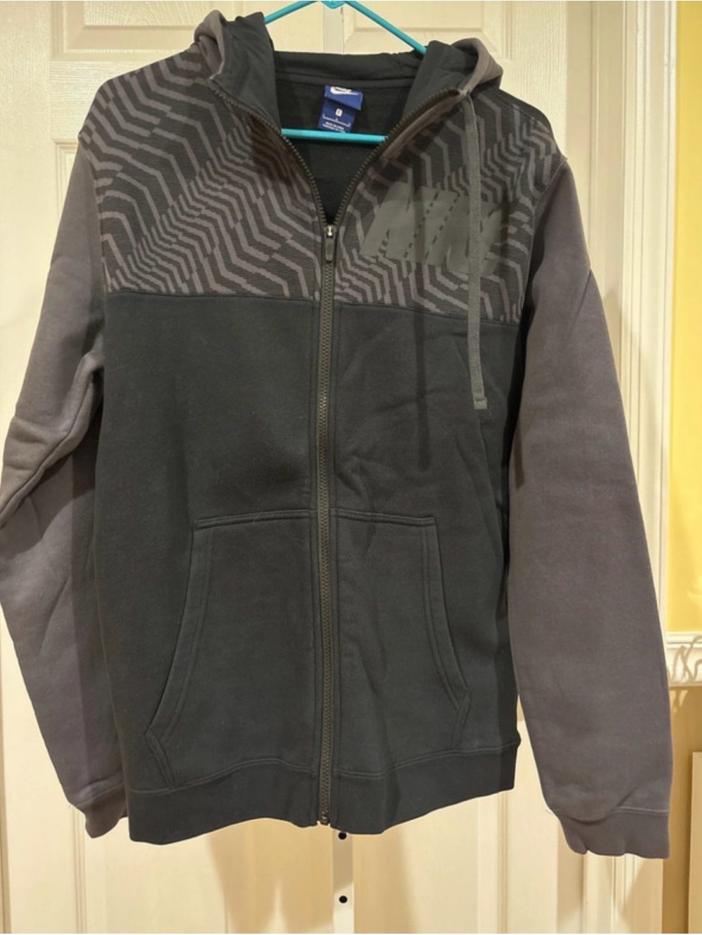 NWOT Men’s Black NIKE Hoodie Zipper Sweatshirt L